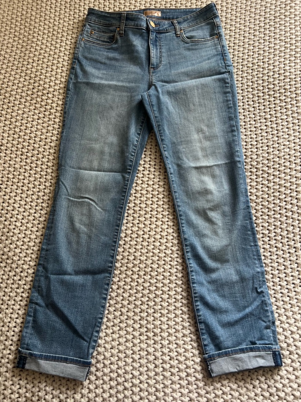 Kut from the Kloth Women's Boyfriend Jeans in Medium Blue Wash